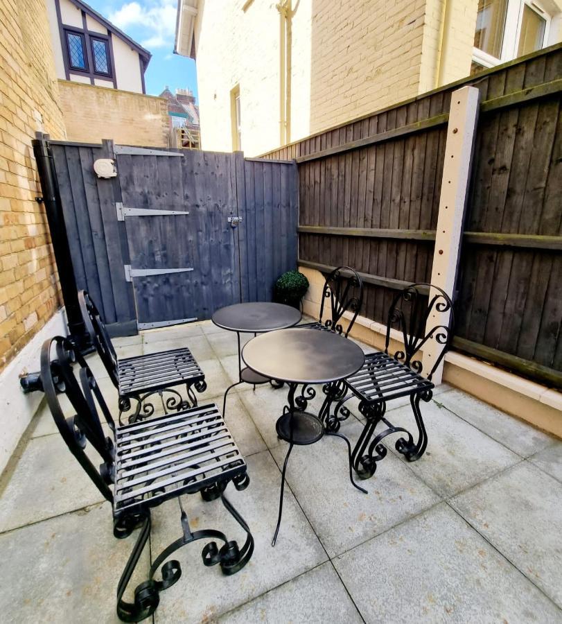 Stylish converted Victorian apartment Bournemouth Exterior foto